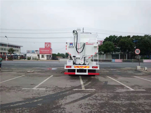 東風(fēng)天錦小三軸30方（15噸）散裝飼料車